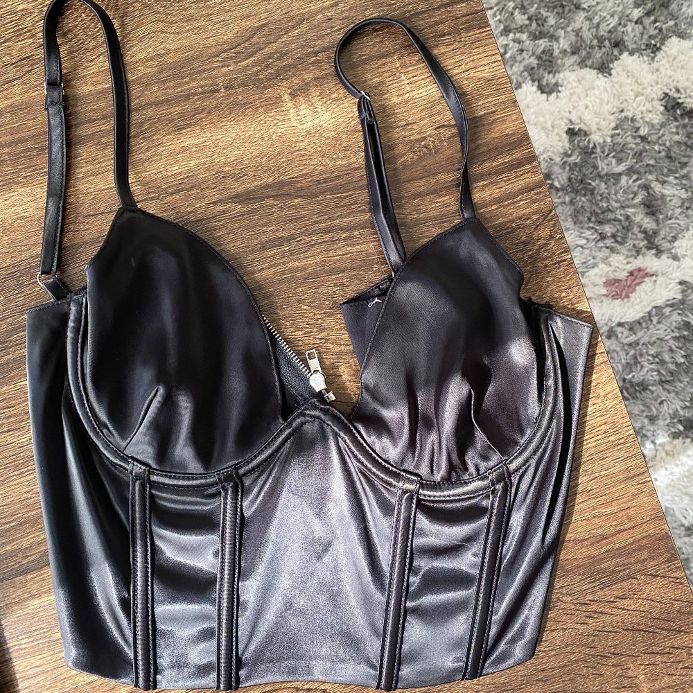 Black Zip up crop top